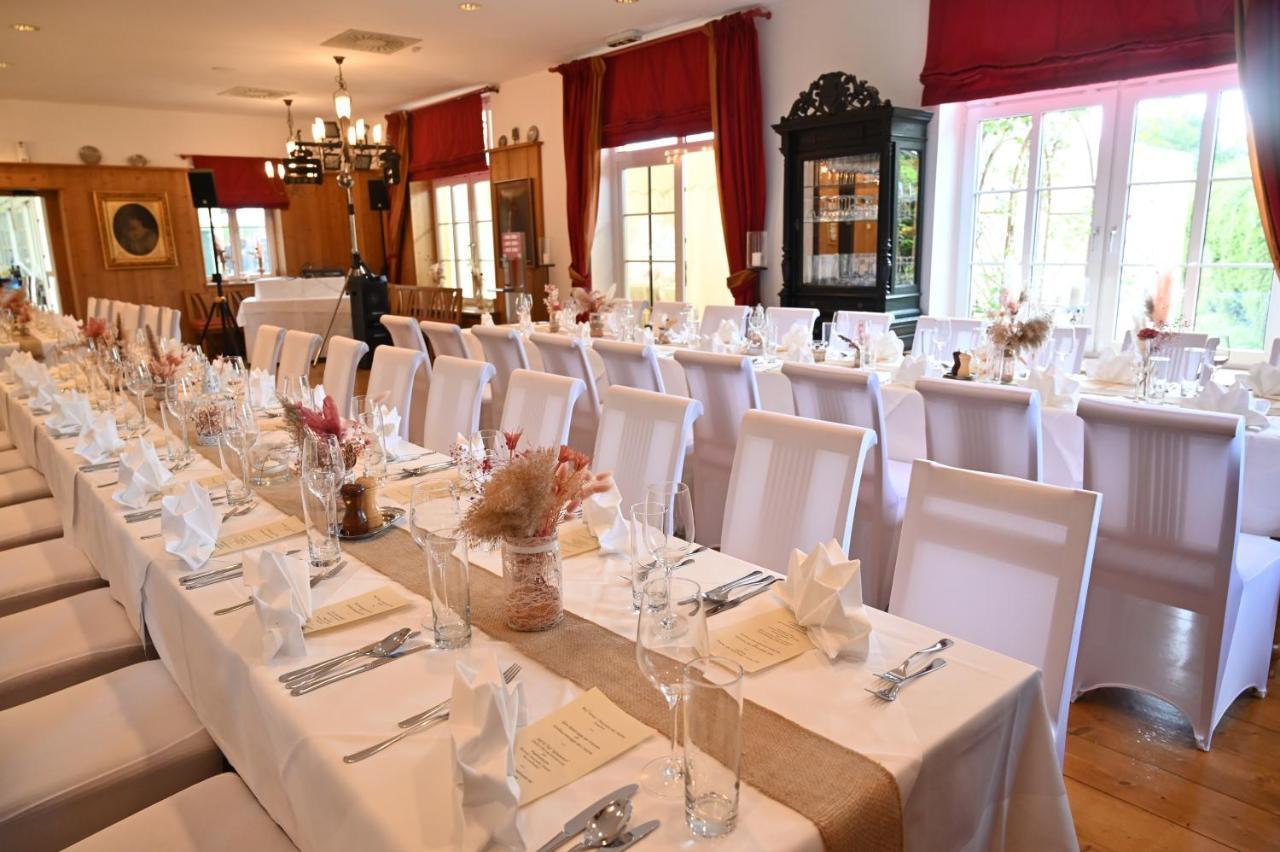 Hotel Dienstl Gut Launsdorf Luaran gambar